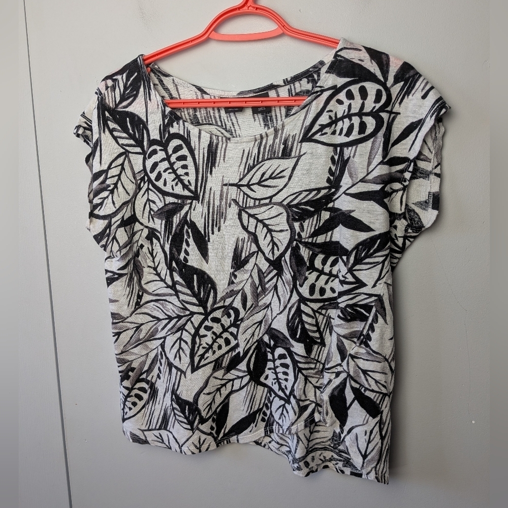 TAHARI 100% Linen Black And White Top Size L Leaves Pattern Lightweight